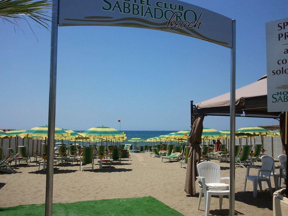 Hotel Club Sabbiadoro Battipaglia Exterior foto